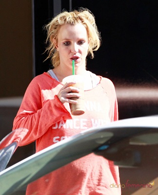 96885-britney-spears-sin-maquillar-no-es-un-disfraz-de-halloween