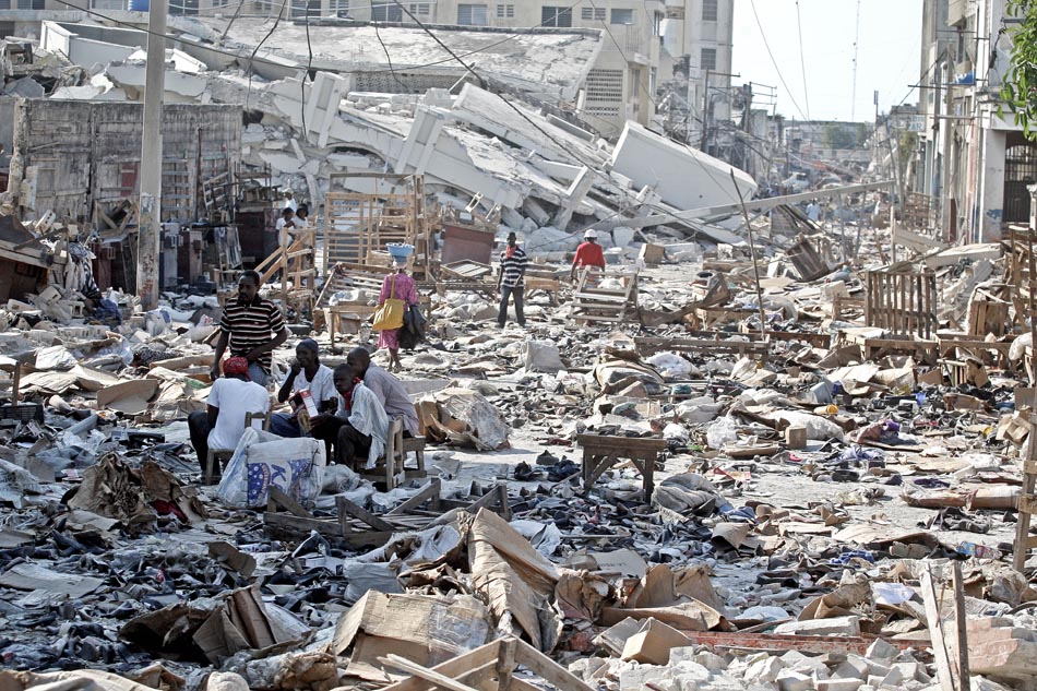 Cena de destrui͋o apos o terremoto no bairro de Bel Air centro de Porto Principe - Haiti - 15/01/2010 - FOTO JONNE RORIZ/AE
